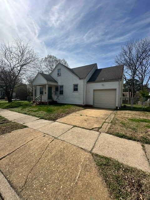 Building Photo - 3735 Lenoir Cir