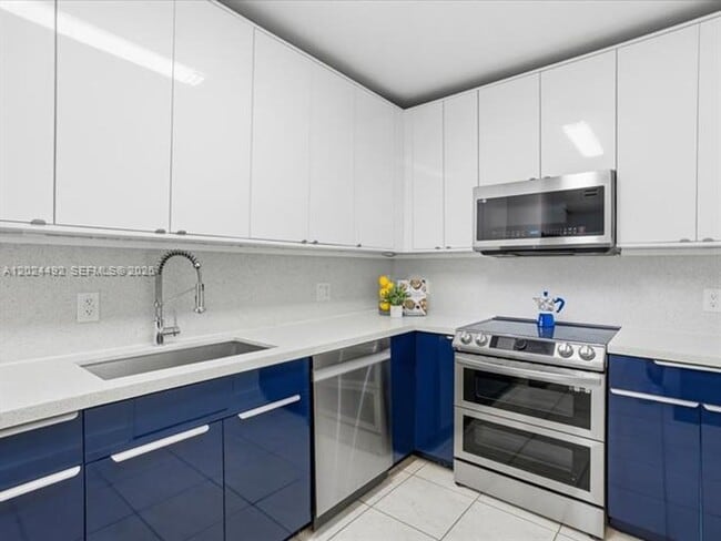 Building Photo - 10185 Collins Ave Unit 10185 Collins Ave # 703