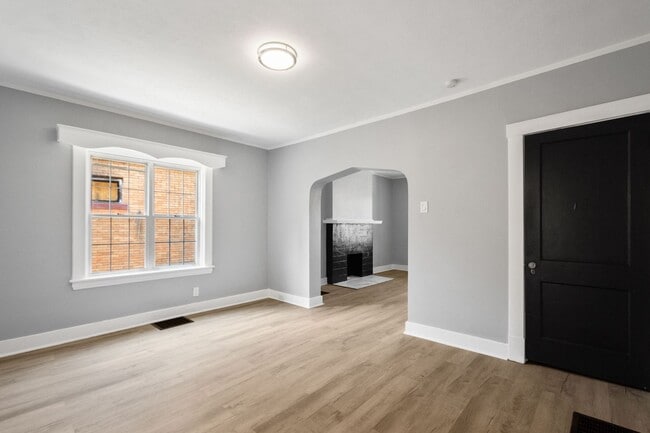 Photo - MOVE-IN SPECIAL! $200 OFF 1ST MONTH RENT T... Casa