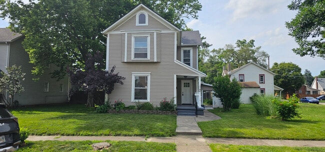 Front Of House - 9 W Pease Ave House