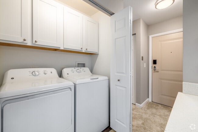 1BR, 1BA - 753SF - Laundry