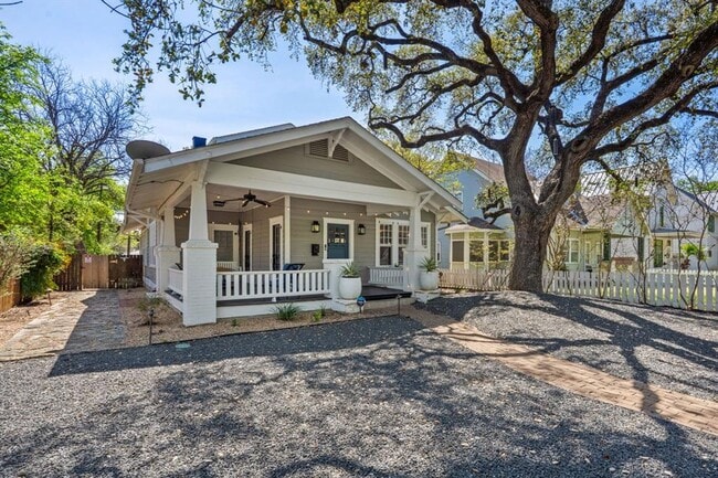 Building Photo - 1203 W 22 1/2 St - Fully remodeled rare 4 bed free standing house in West Campus with large yard.
