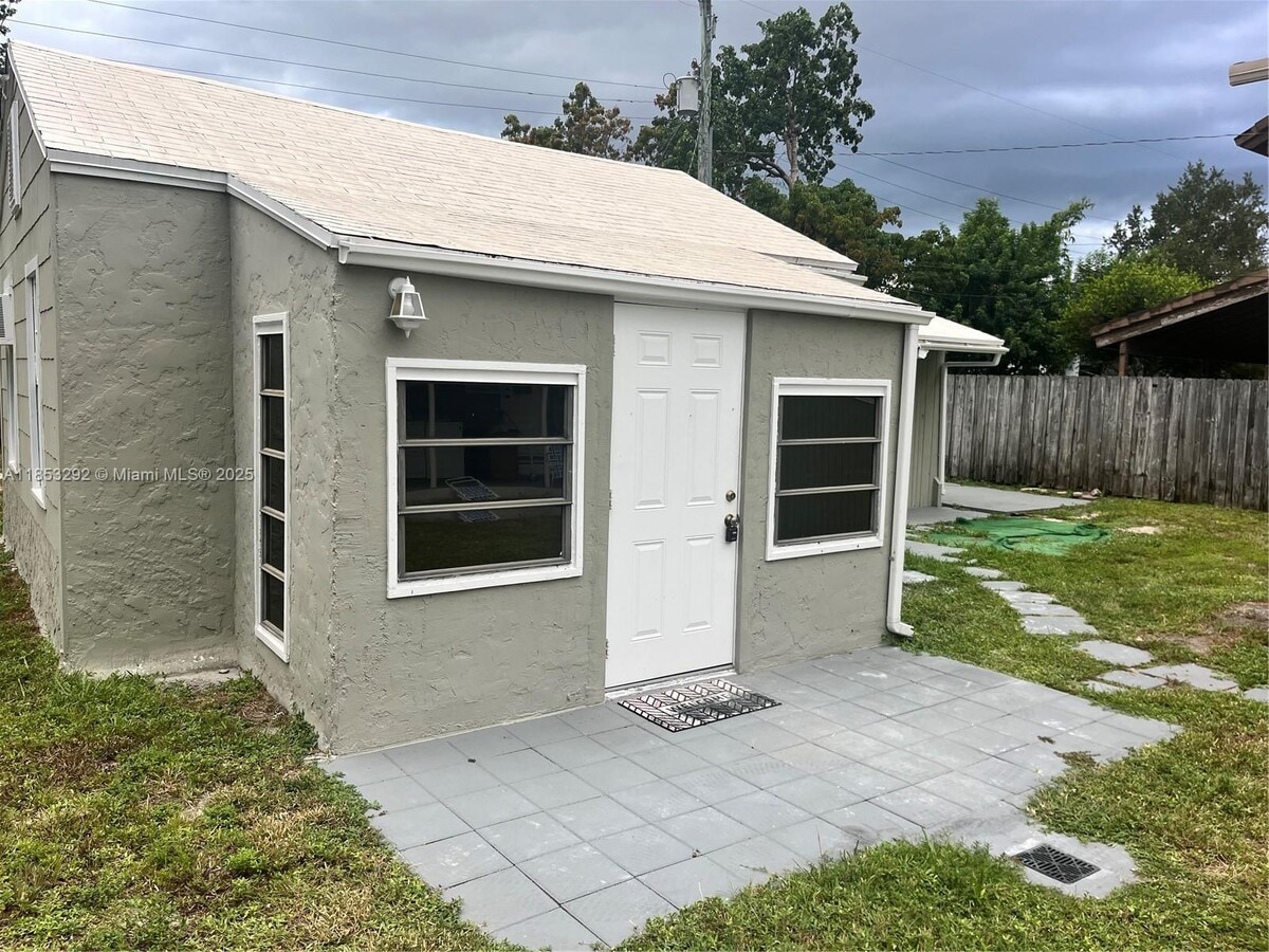 Photo - 500 SW 10th St House