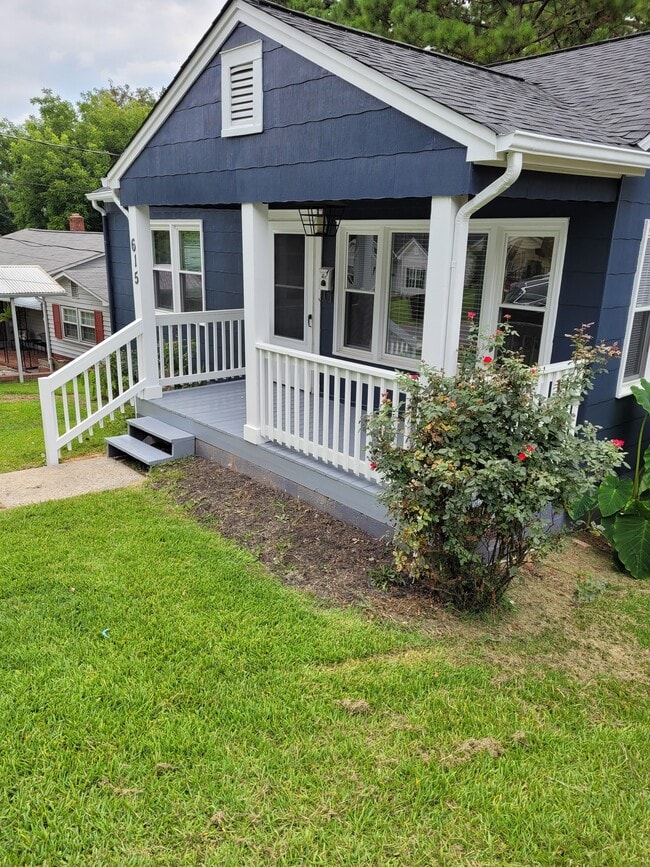 Photo - 615 Washington St