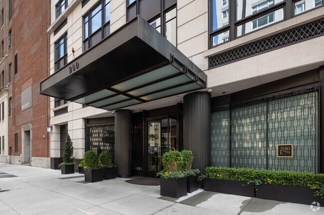 Photo - 200 E 79th St