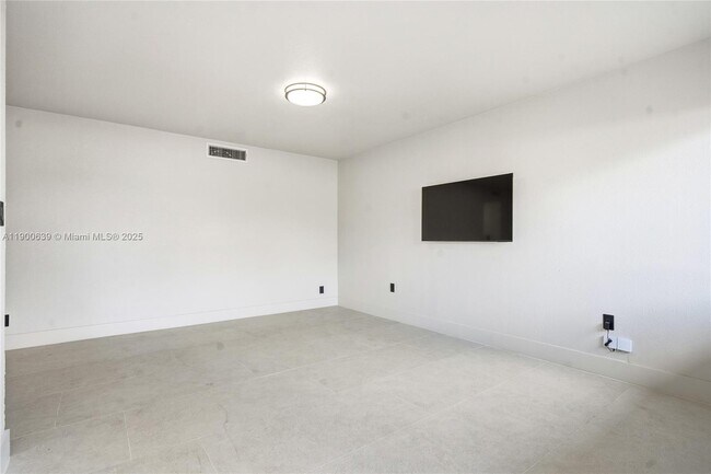 Photo - 13200 NE 7th Ave Unidad 118