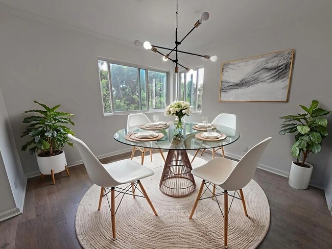 Building Photo - 118 S Wetherly Dr Unit 211