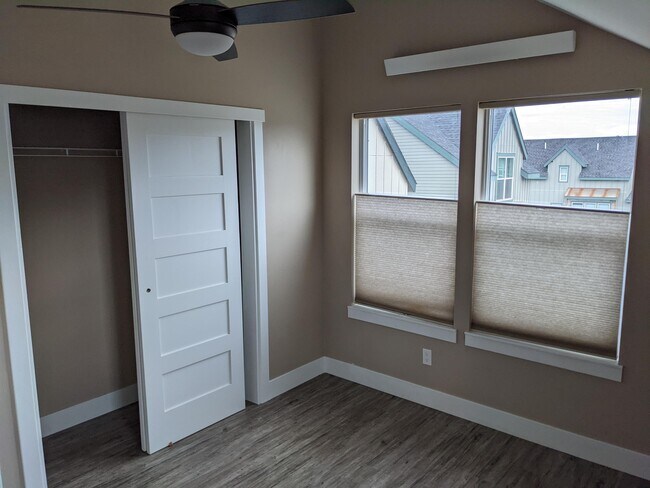 Photo - 1302 Silver Vault St