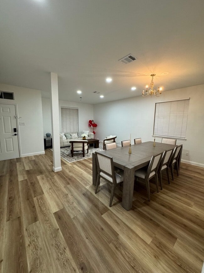 Photo - 3136 Deleon Dr