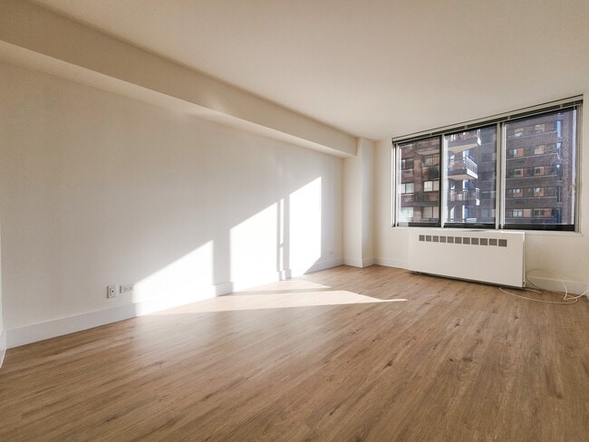 Photo - 1735 York Ave Unit 18F