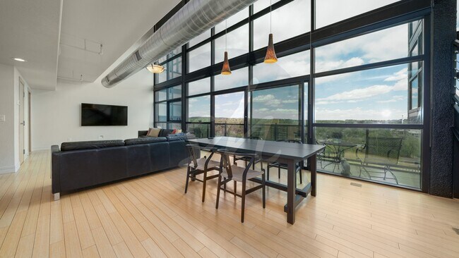 Photo - 417 E Kiowa St Unidad 417 E Kiowa St #1203