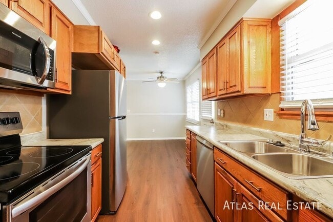 Photo - 602 NE Darwin St