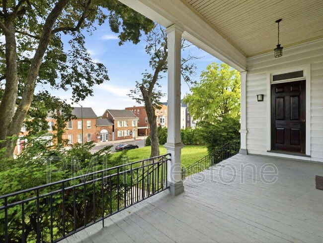 Photo - 323 N Potomac St