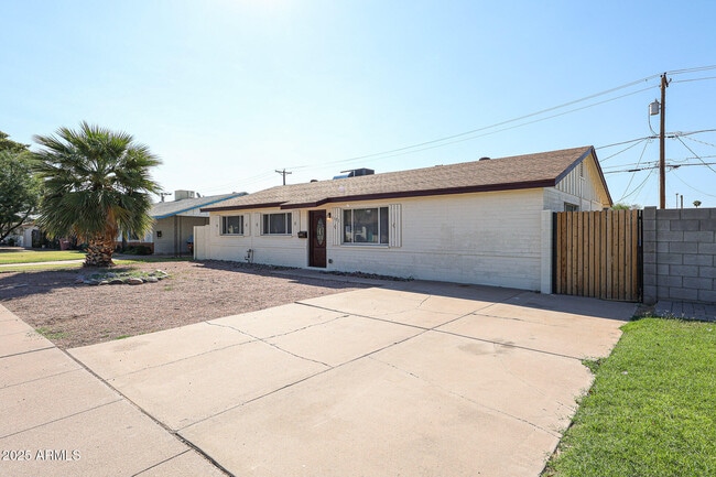 Photo - 7501 E Pierce St