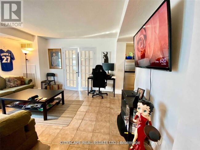 Photo - 50 Lombard St Unité 2005