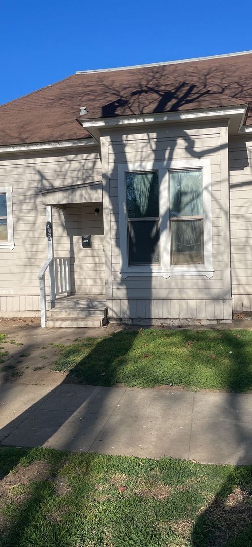 Building Photo - Cute & Clean 1 bedroom & 1 Bathroom Unit B - 406 W 20th -  B