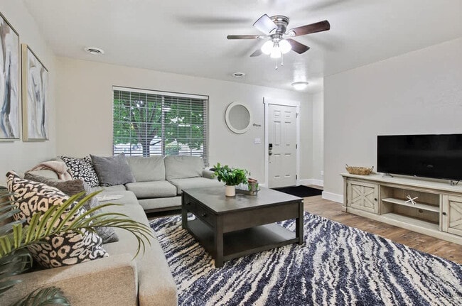 Photo - 3462 W Foxfire St Unit ID1250628P