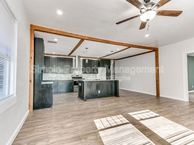 Photo - 2605 N Robinson Ave