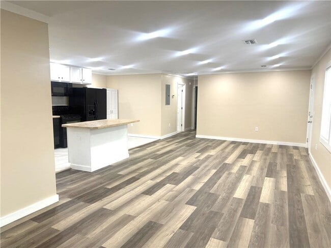 Photo - 3301 Kelwin Ave