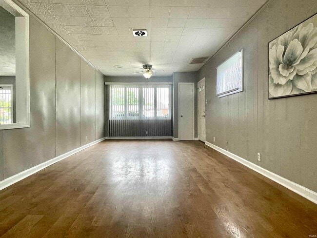 Photo - 110 N Tyrone Dr
