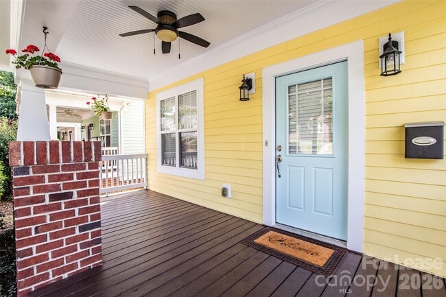 315 Woodvale Pl