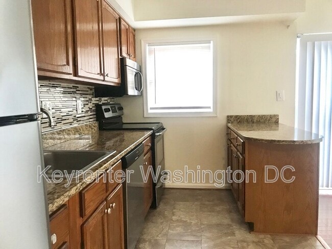 Photo - 107 P St NW
