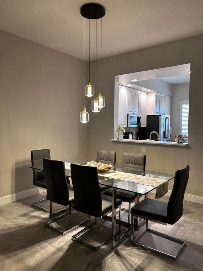 Photo - 33 Harbour Isle Dr W Unit 303