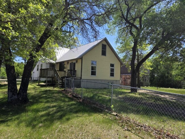 Building Photo - 11934 Goodview Ave
