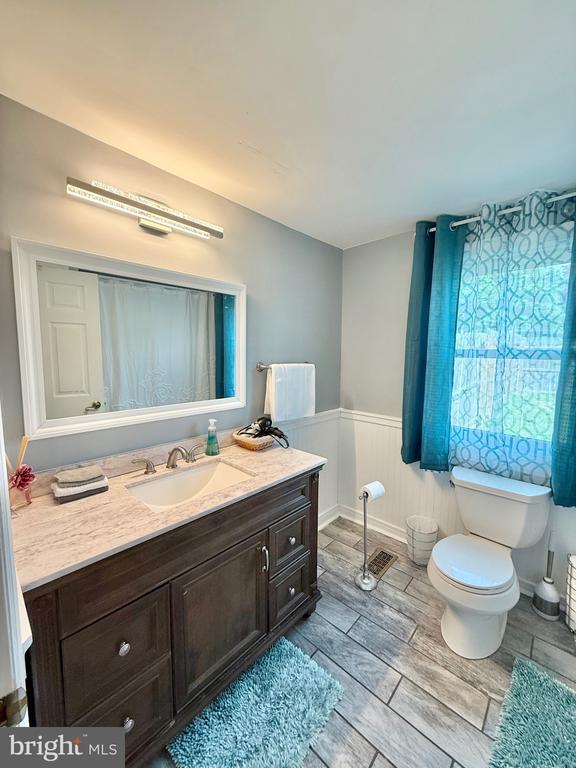 Photo - 1820 Newport Rd