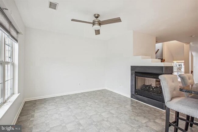 Photo - 206 Heathwalk St