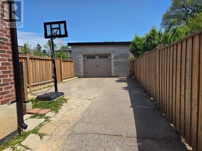 Photo - 33 Ingleside Dr