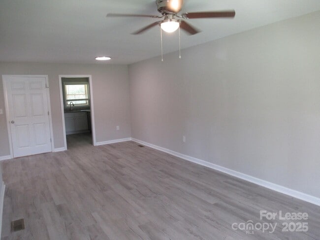 Photo - 1745 River Rd