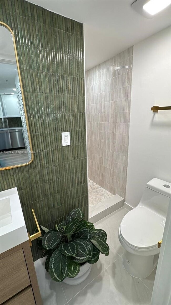 Photo - 3052 SW 27th Ave Unit 102