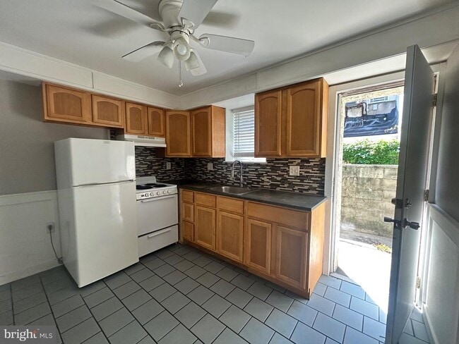 Photo - 708 Medina St