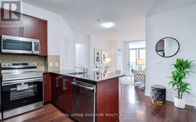 Photo - 330 Burnhamthorpe Rd W Unité 1602