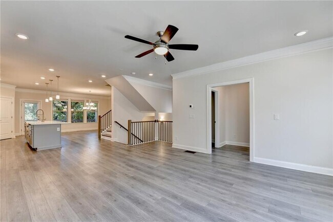 Photo - 3159 Clairebrooke Ave