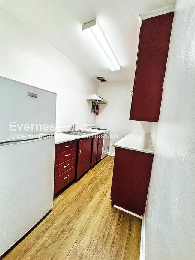 Building Photo - 135 Mathews St Unit 4