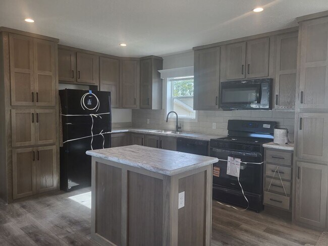 Photo - 73 Meadowlark Ln