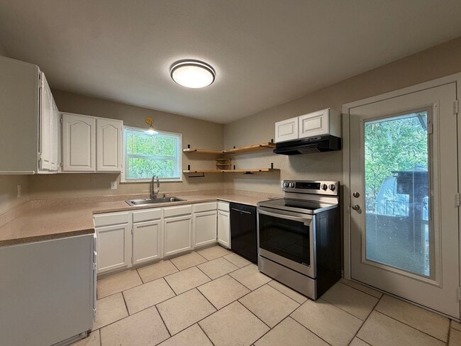 4816 Melita Ave