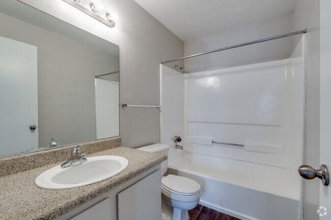 2 BR, 2 BA (Júnior) - 912 SF