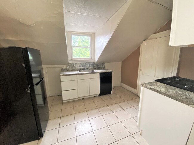 718 N Euclid Ave Unit 3