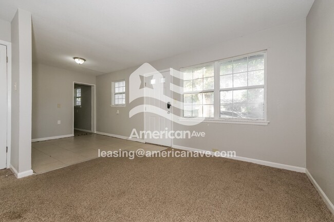 Photo - 6113 E 153 St