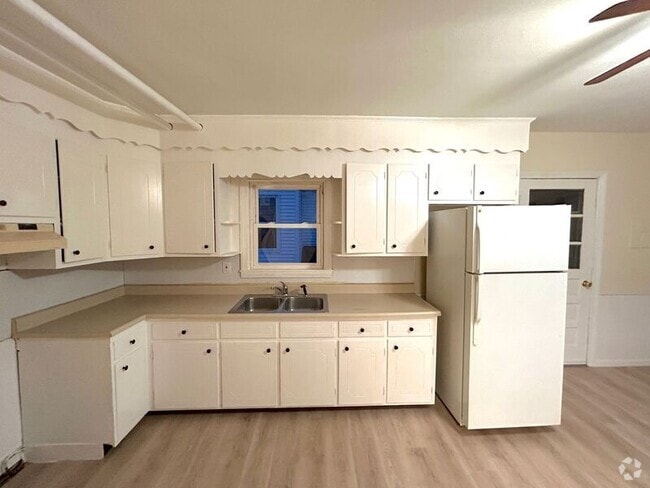 Building Photo - 3 Charles St Unit 2L Rental