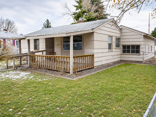 Building Photo - 1204 E Bismark Ave