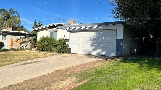 Photo - 3 bedroom/ 1.5 bathroom home with a detached garage