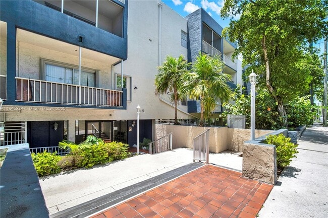Photo - 16750 NE 10th Ave Unit 126