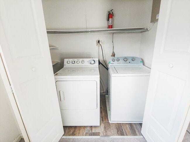 Photo - Holbrook & California Unit 3000 California