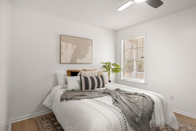 Photo - 515 Pearson Town Rd