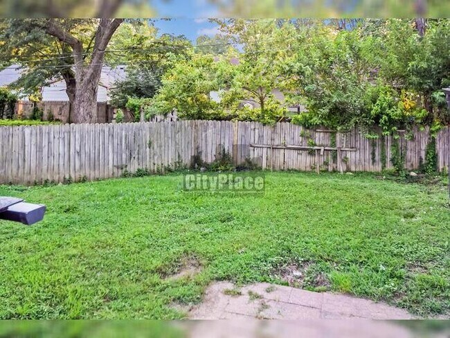 Photo - 3202 Macarthur Ln