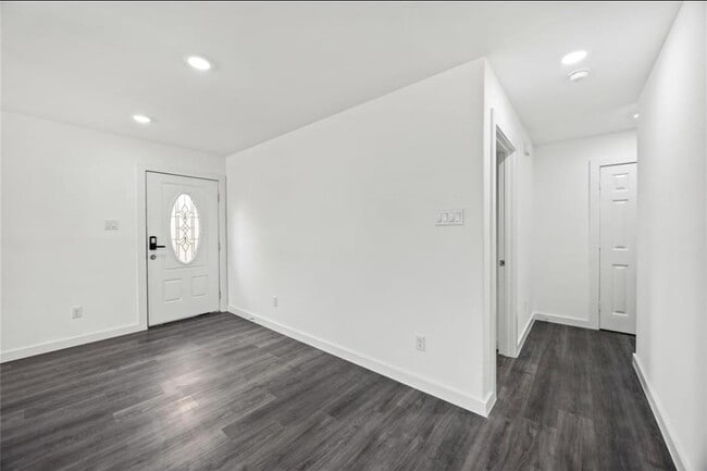 Photo - 2310 Wavell St